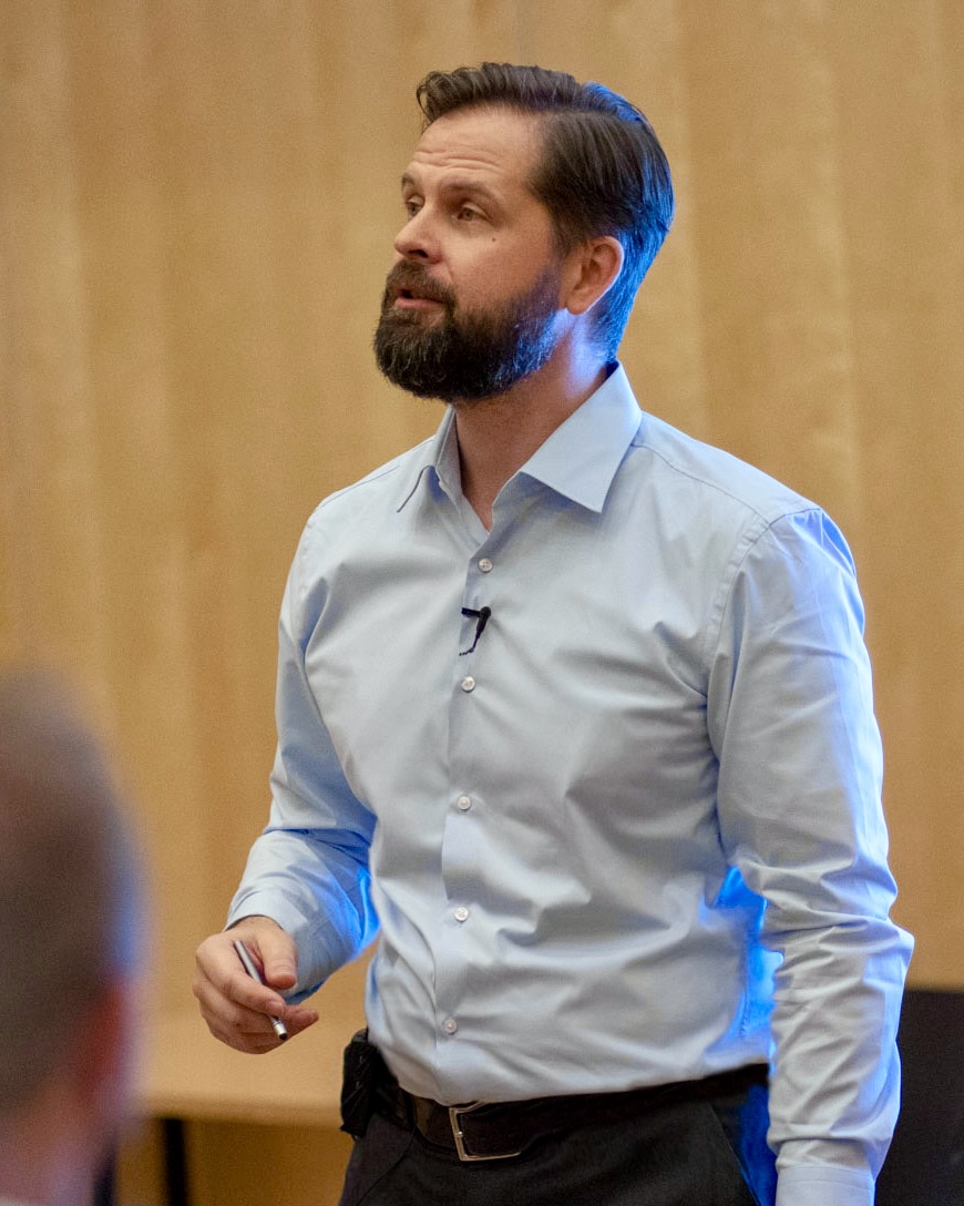 Wojtek Materka speaking at CEU